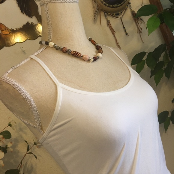 Animal print theme multi material bead necklace - Picture 2 of 8